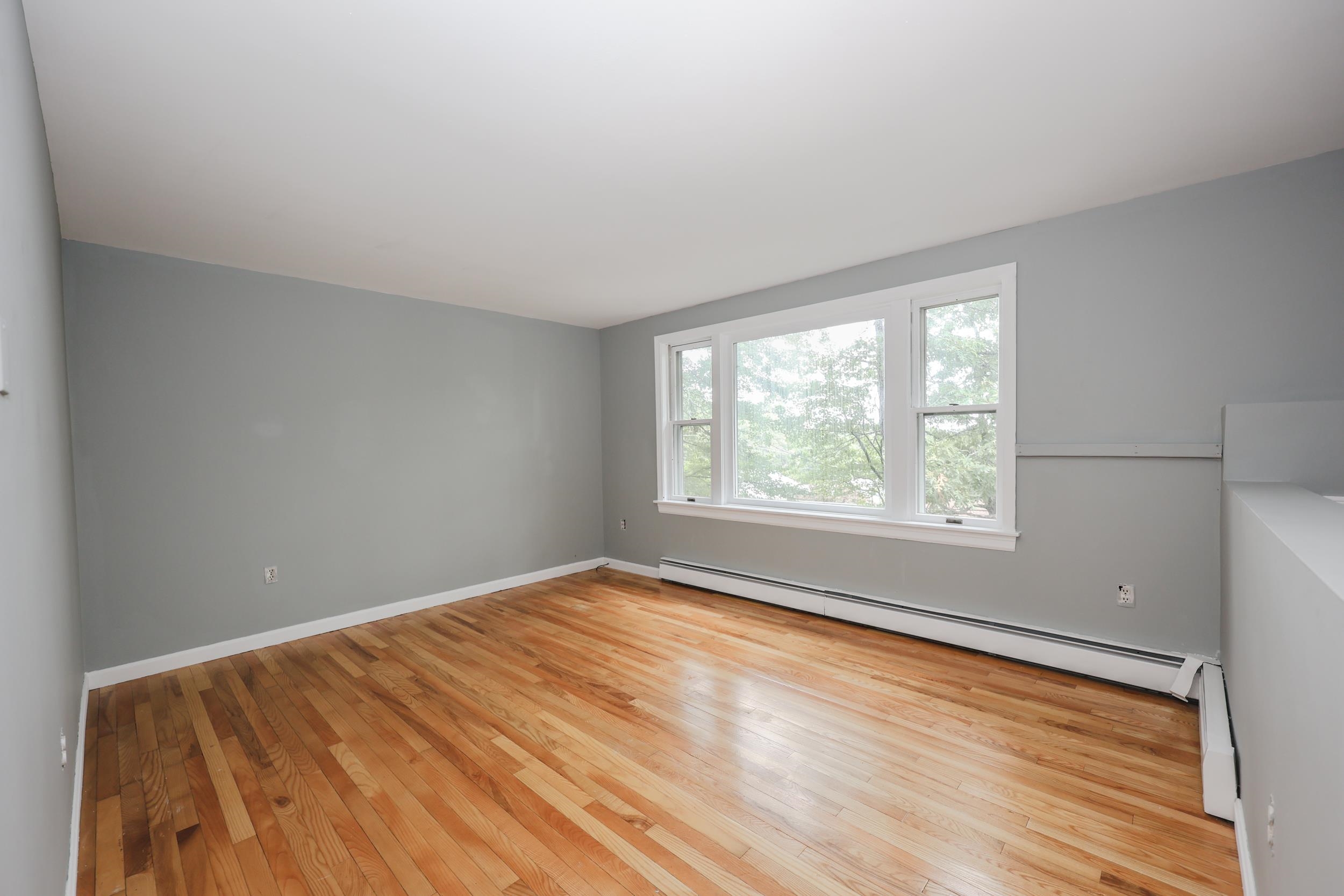 85 Taylor Street Nashua, NH 03060 - Photo 19 of 48