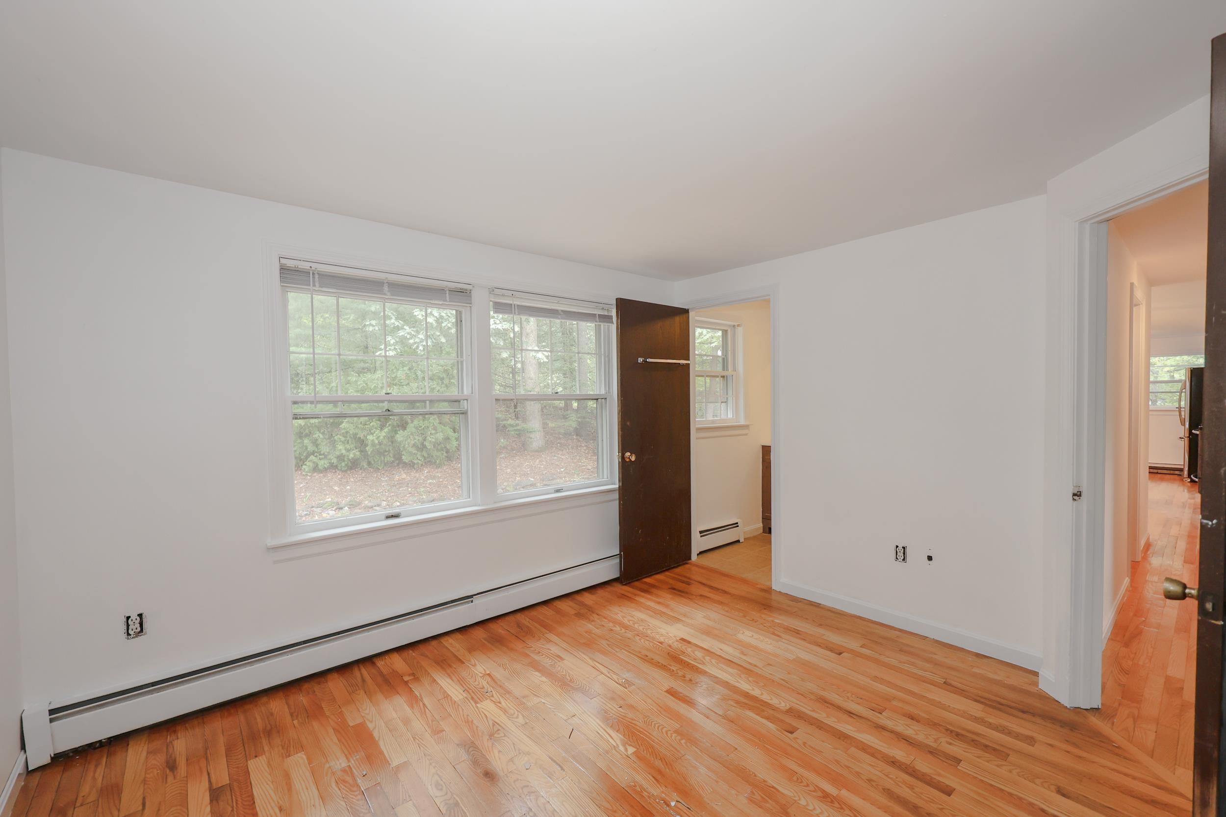 85 Taylor Street Nashua, NH 03060 - Photo 27 of 48