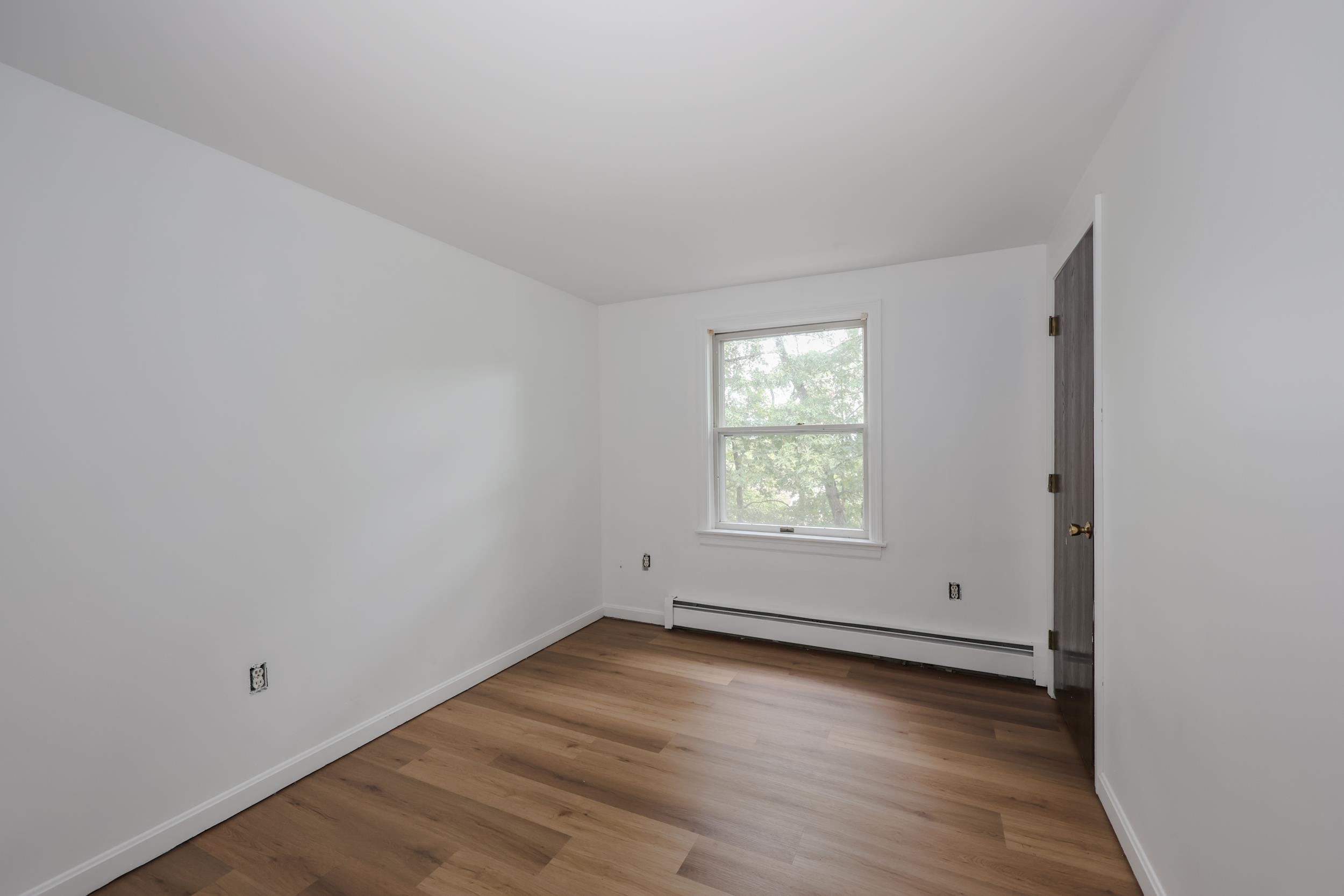 85 Taylor Street Nashua, NH 03060 - Photo 33 of 48