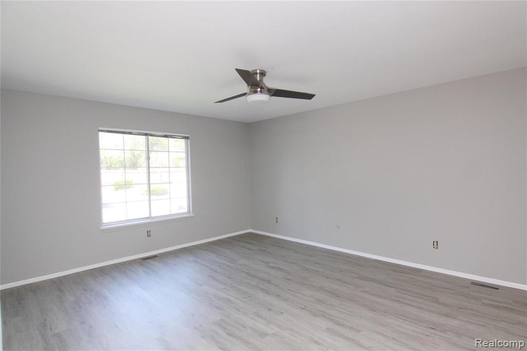 2425 Mulberry Road Bloomfield Hills, MI 48302 - Photo 10 of 22