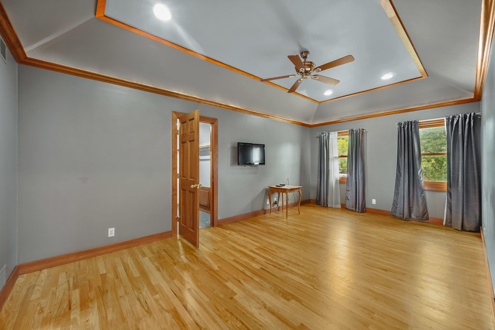 6 Red Hawk Drive Oswego, IL 60543 - Photo 18 of 41 a view of a livingroom with a flat screen tv