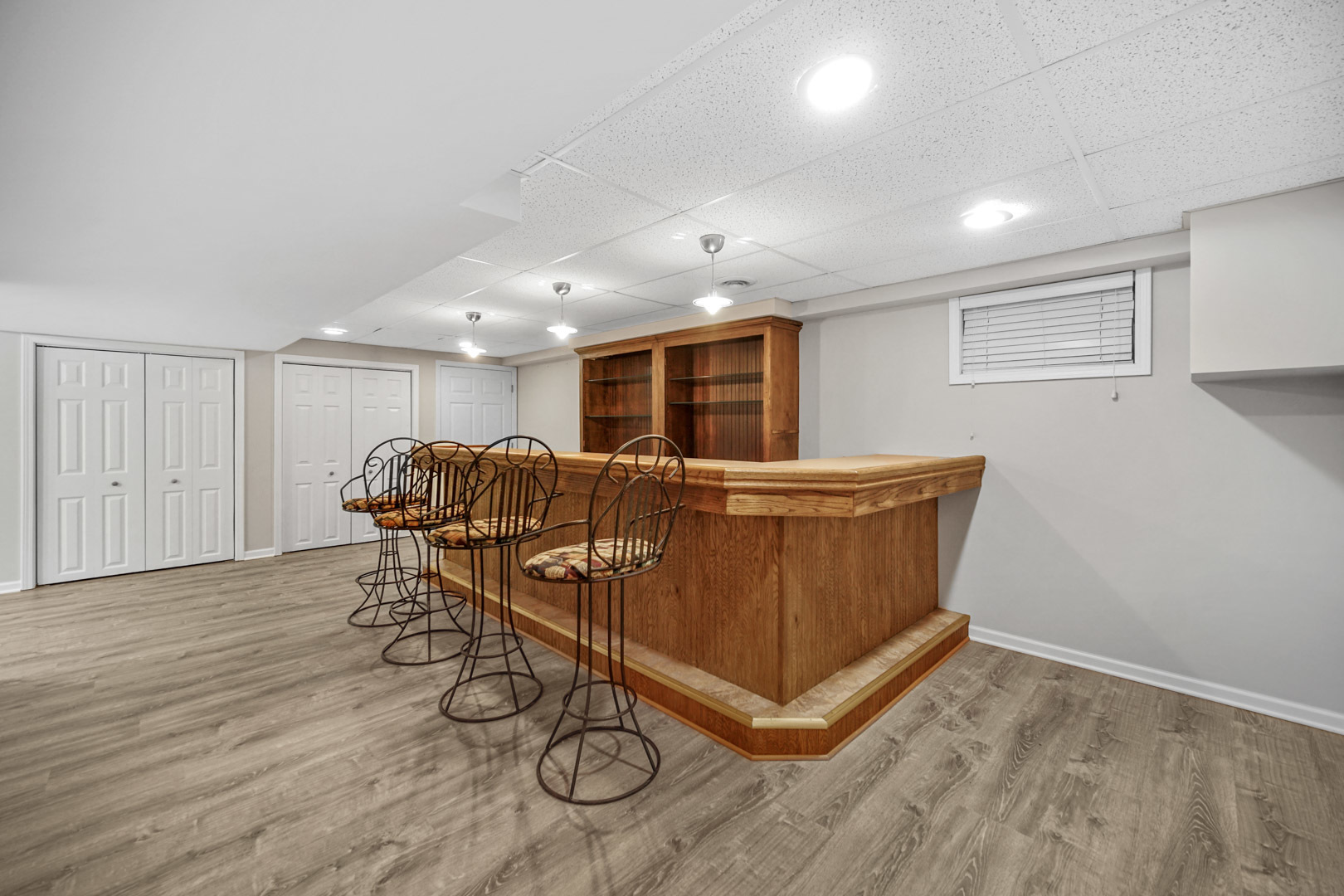 6 Red Hawk Drive Oswego, IL 60543 - Photo 29 of 41 a living room with furniture and a wooden floor
