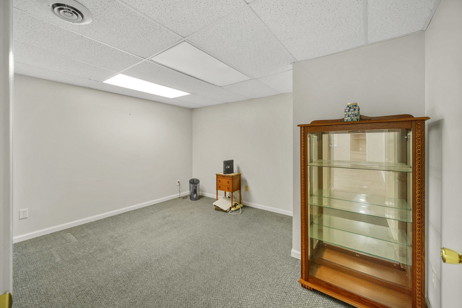 6 Red Hawk Drive Oswego, IL 60543 - Photo 30 of 41 a room with a wooden floor and a table