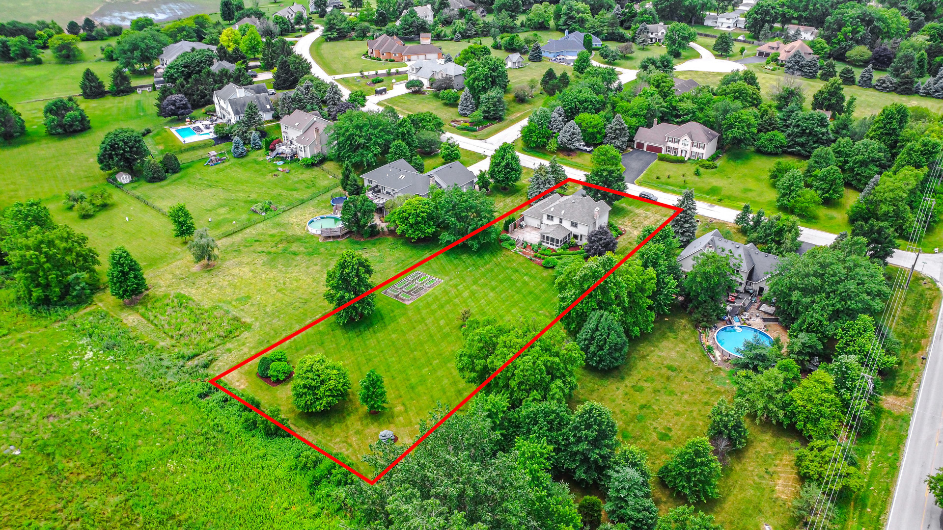 6 Red Hawk Drive Oswego, IL 60543 - Photo 36 of 41 a view of a yard with plants