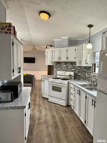 $44,900 | 8414 North Dundee Road, Peoria, IL 61615