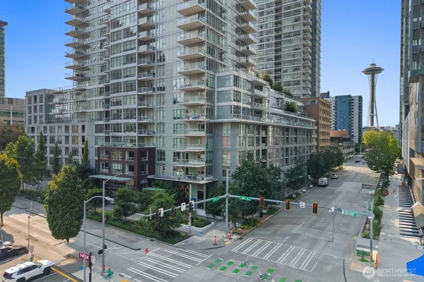 $600,000 | 588 Bell Street, Unit 614S, Seattle, WA 98121