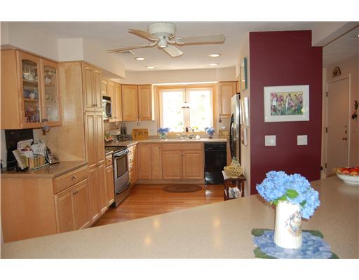 4042 Post Road, Unit 10 Warwick, RI 02886 - Photo 7 of 19 Kitchen.