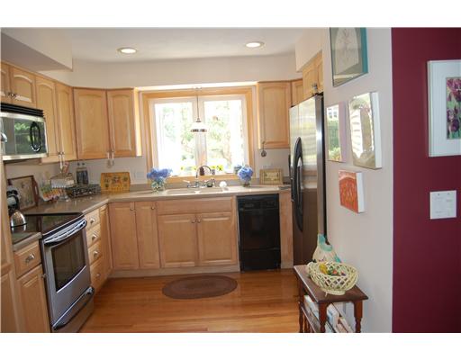 4042 Post Road, Unit 10 Warwick, RI 02886 - Photo 8 of 19 Kitchen.