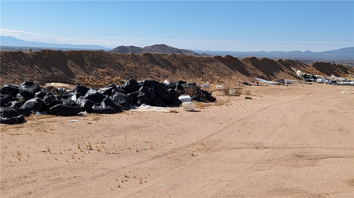 602 Mimosa Road Adelanto, CA 92301 - Photo 12 of 18 a view of outdoor space and mountain view