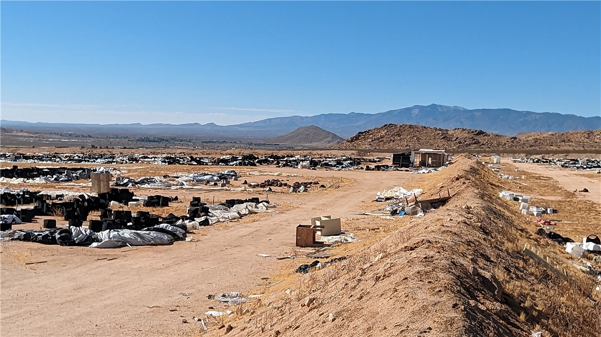 602 Mimosa Road Adelanto, CA 92301 - Photo 17 of 18 a view of a city