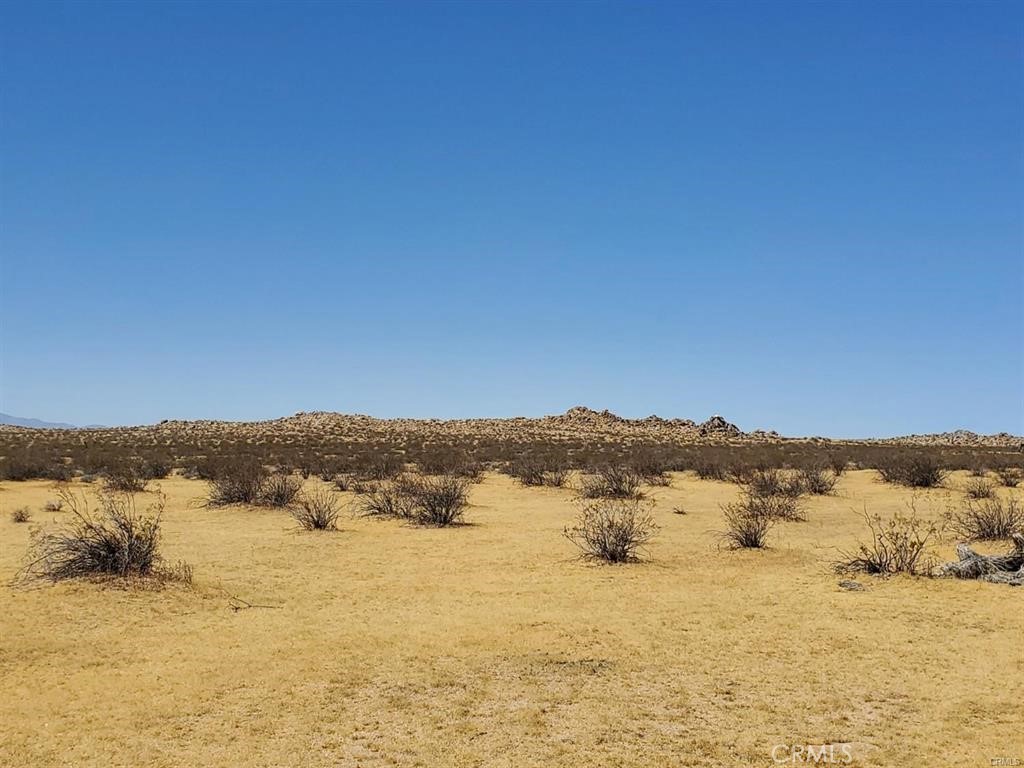 602 Mimosa Road Adelanto, CA 92301 - Photo 6 of 18 a view of lake view and mountain