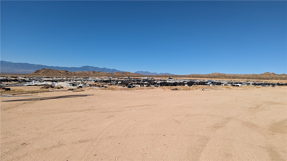 602 Mimosa Road Adelanto, CA 92301 - Photo 10 of 18 a view of an ocean