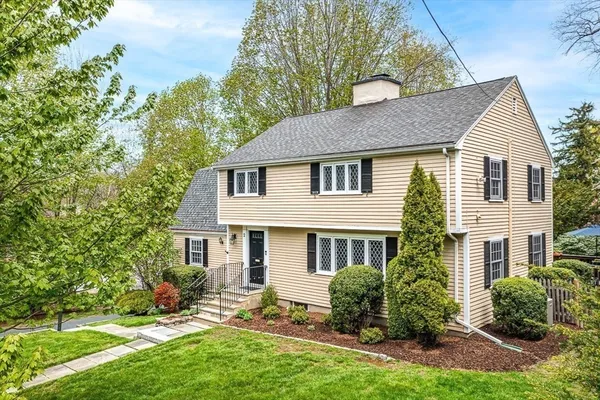 $1,740,000 | 2 Longfellow Road, Wellesley, MA 02481