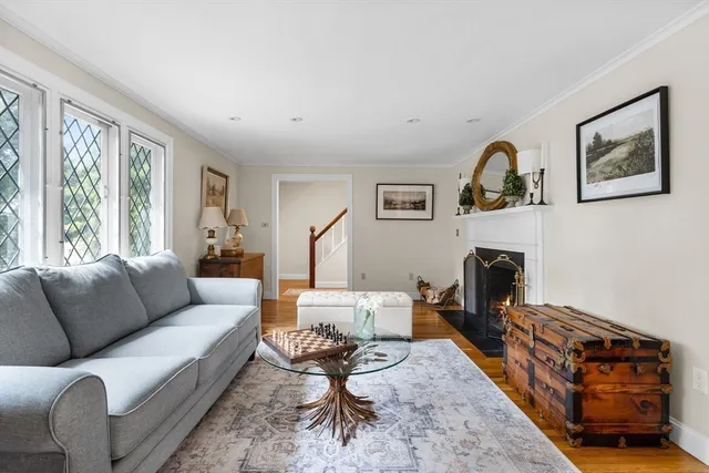 $1,899,000 | 2 Longfellow Road, Wellesley, MA 02481