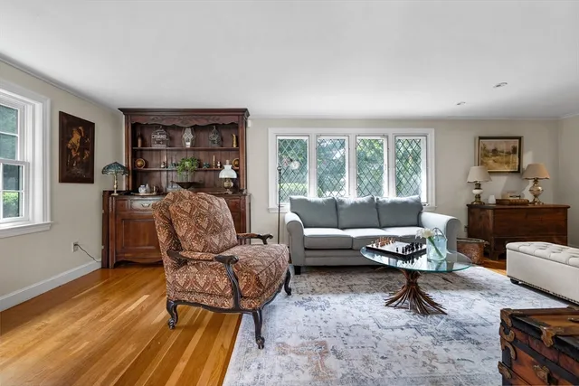 $1,899,000 | 2 Longfellow Road, Wellesley, MA 02481