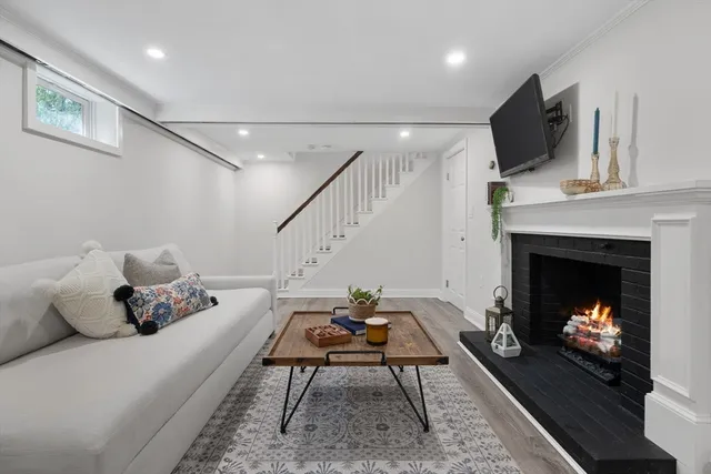 $1,899,000 | 2 Longfellow Road, Wellesley, MA 02481