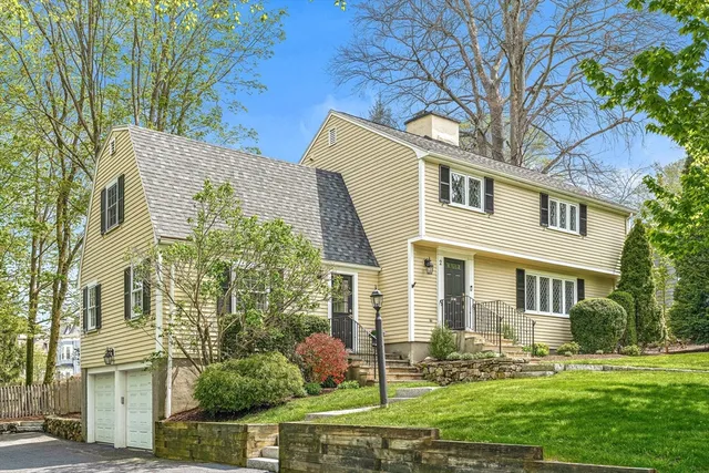 $1,899,000 | 2 Longfellow Road, Wellesley, MA 02481