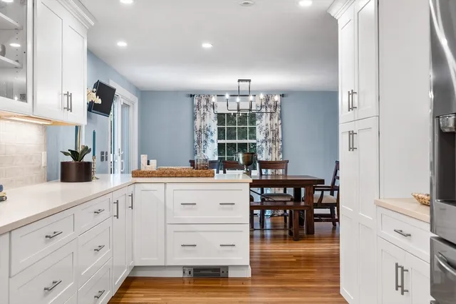 $1,899,000 | 2 Longfellow Road, Wellesley, MA 02481