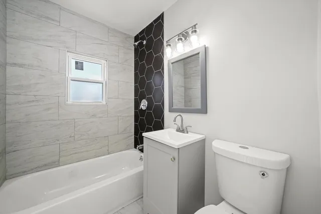 $199,900 | 1764 Ross Crescent, Sauk Village, IL 60411