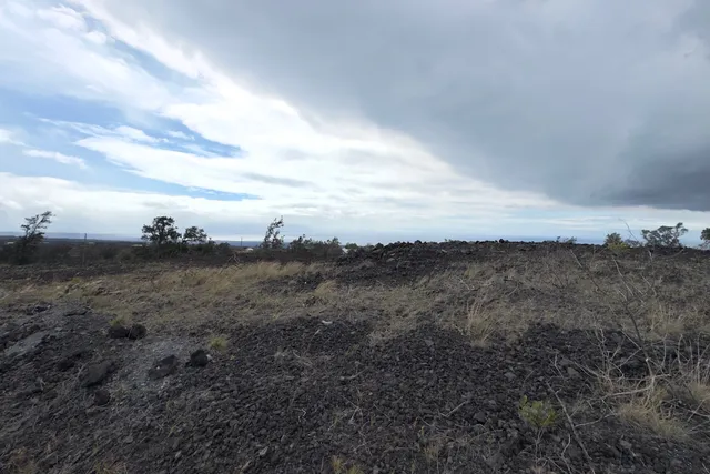 a view of a dry field