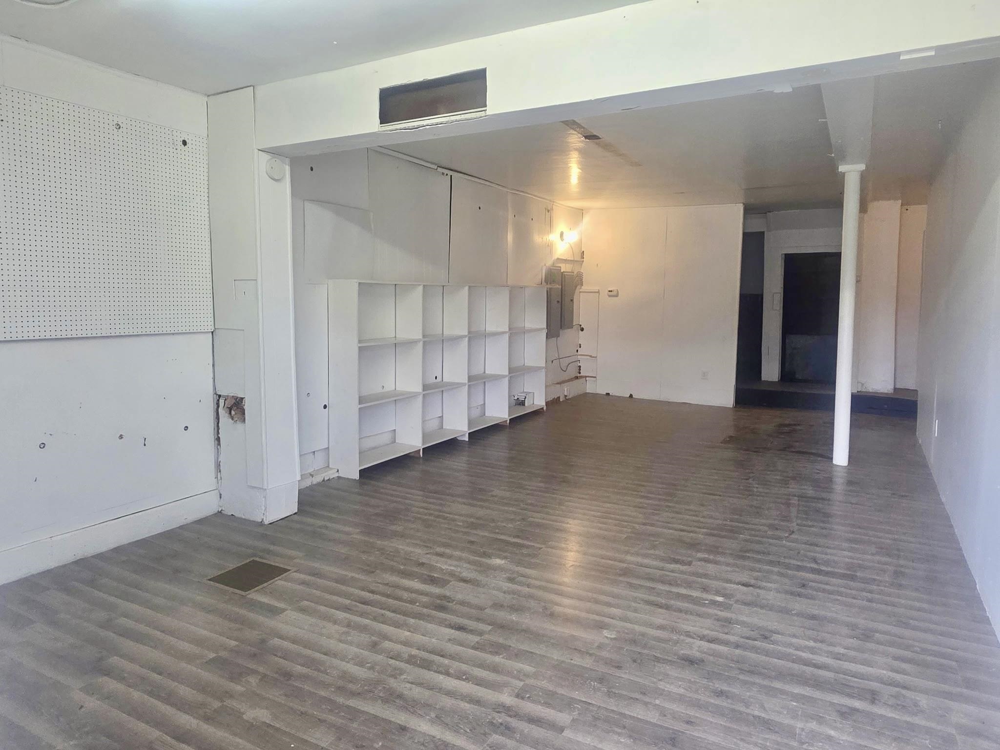 6069 Lapeer Road Burton, MI 48509 - Photo 9 of 34