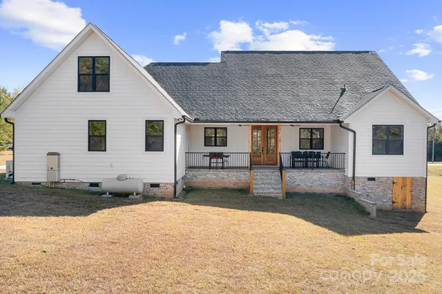 $659,000 | 615 Sandycrest Drive, Cherryville, NC 28021