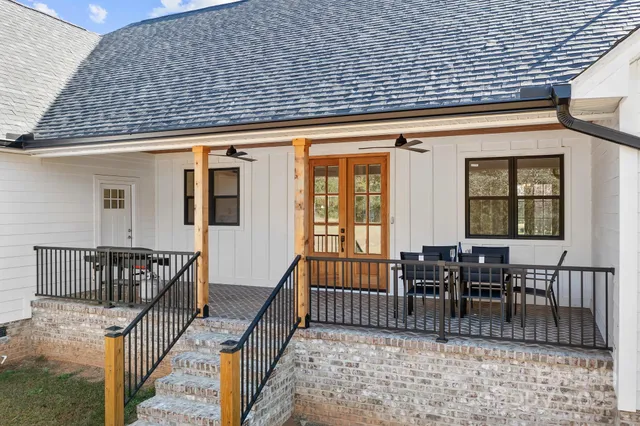 $659,000 | 615 Sandycrest Drive, Cherryville, NC 28021