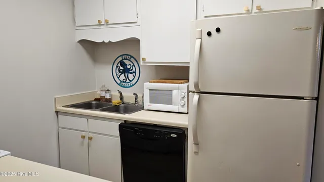 $169,000 | 10168 Beach Drive Southwest, Unit 4206, Calabash, NC 28467