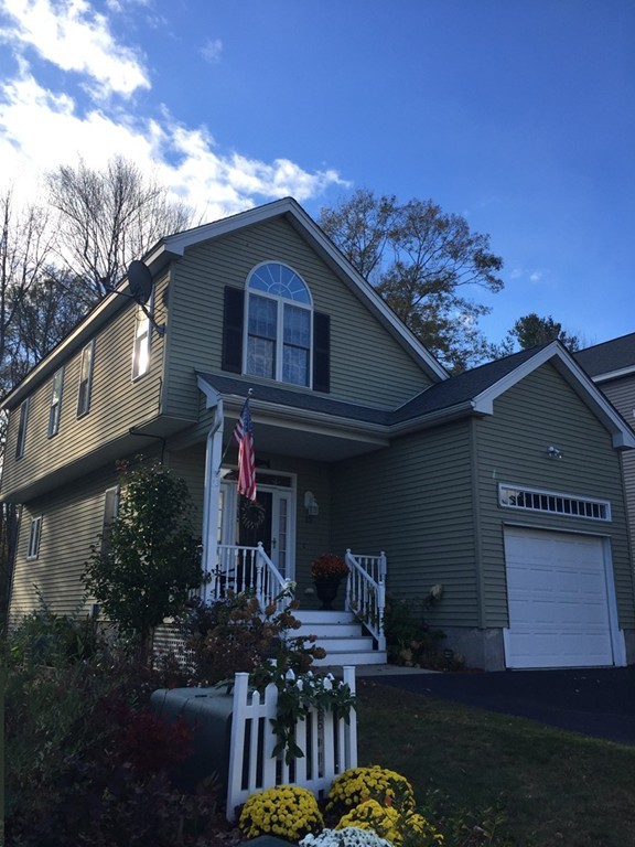 13 Queen Of Roses Lane, Unit 13 Uxbridge, MA 01569 - Photo 1 of 20 Gallery Image 1