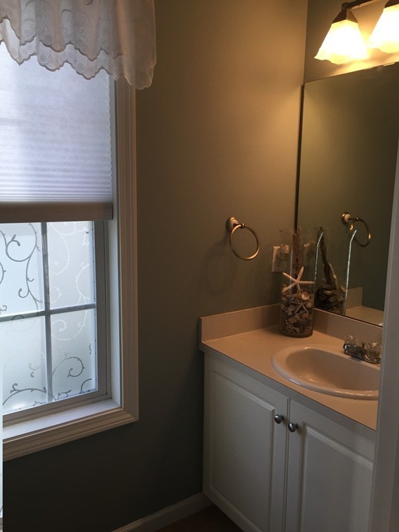 13 Queen Of Roses Lane, Unit 13 Uxbridge, MA 01569 - Photo 14 of 20 Gallery Image 14