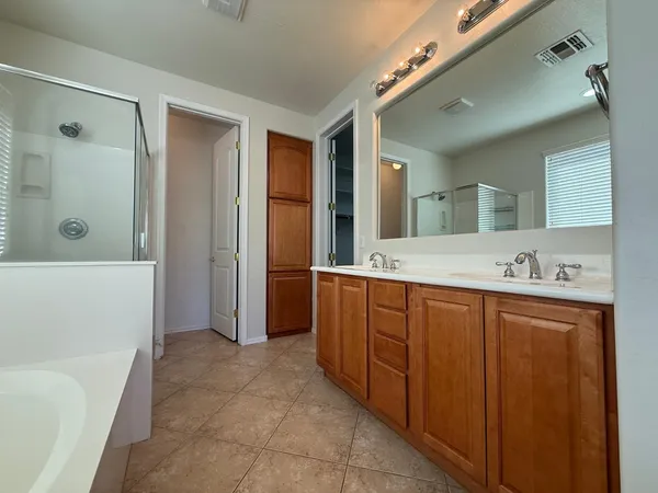 $3,795 | 906 West Glenmere Drive, Chandler, AZ 85225