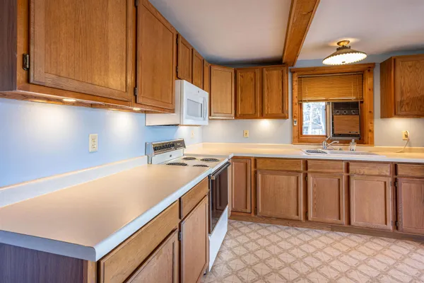 $285,000 | W7980 Glacier Lake Lane, Oxford, WI 53952