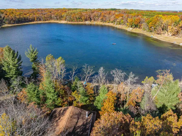 $285,000 | W7980 Glacier Lake Lane, Oxford, WI 53952