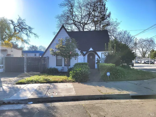 $465,000 | 100 Ridgway Avenue, Santa Rosa, CA 95401
