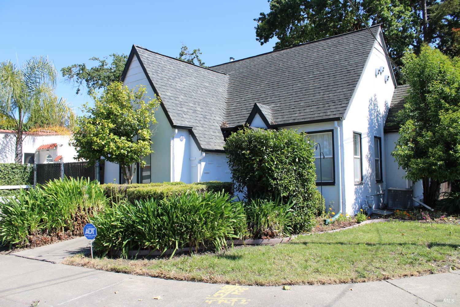 100 Ridgway Avenue Santa Rosa, CA 95401 - Photo 4 of 19