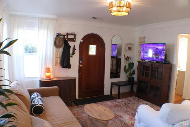 $465,000 | 100 Ridgway Avenue, Santa Rosa, CA 95401