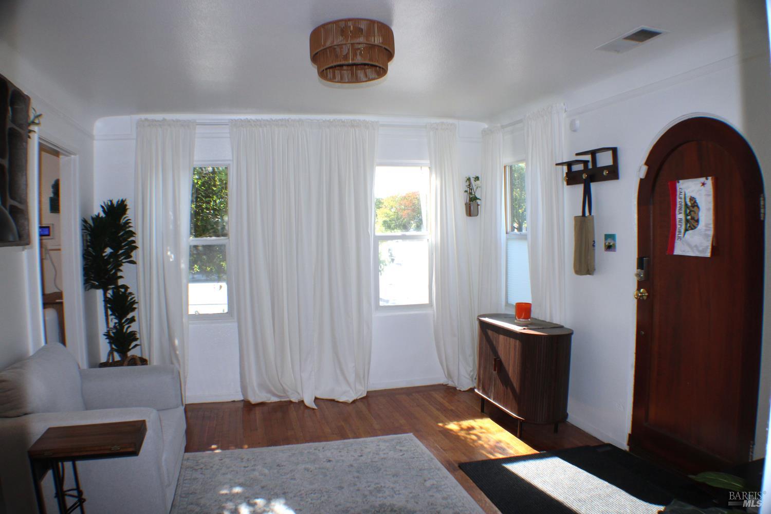 100 Ridgway Avenue Santa Rosa, CA 95401 - Photo 6 of 19