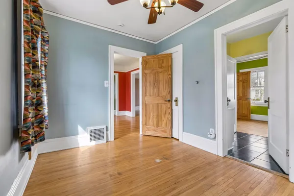 $300,000 | 2146 West James Avenue, St. Paul, MN 55105