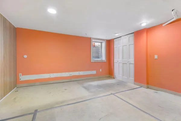 $300,000 | 2146 West James Avenue, St. Paul, MN 55105