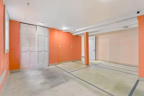 $300,000 | 2146 West James Avenue, St. Paul, MN 55105