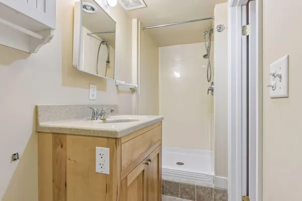 $300,000 | 2146 West James Avenue, St. Paul, MN 55105