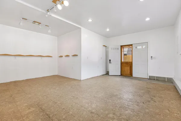 $300,000 | 2146 West James Avenue, St. Paul, MN 55105