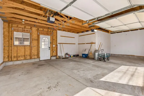 $300,000 | 2146 West James Avenue, St. Paul, MN 55105