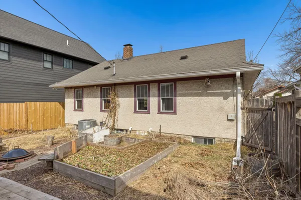 $300,000 | 2146 West James Avenue, St. Paul, MN 55105