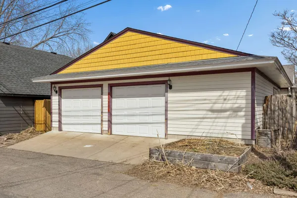 $300,000 | 2146 West James Avenue, St. Paul, MN 55105