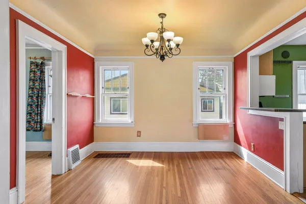 $300,000 | 2146 West James Avenue, St. Paul, MN 55105