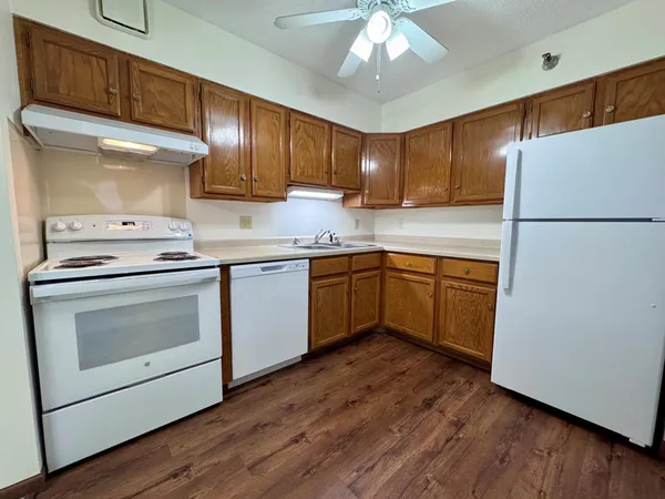 $35,000 | 7600 Golden Valley Road, Unit 502, Golden Valley, MN 55427