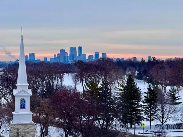 $35,000 | 7600 Golden Valley Road, Unit 502, Golden Valley, MN 55427