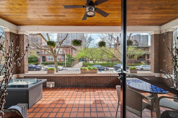 $1,899,000 | 740 West Hutchinson Street, Chicago, IL 60613