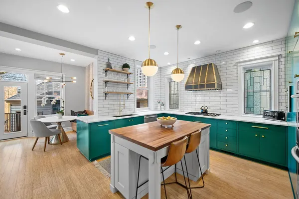 $1,899,000 | 740 West Hutchinson Street, Chicago, IL 60613